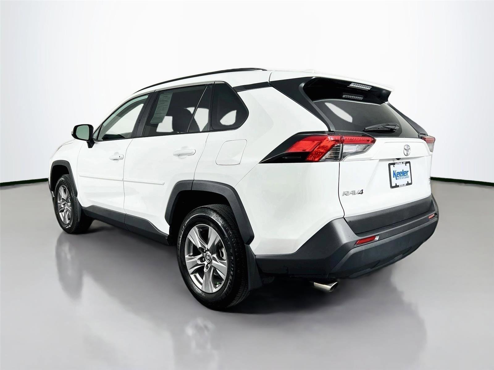 Used 2024 Toyota RAV4 XLE w/ Convenience Package AWD/4WD image 4