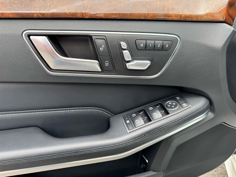 Used 2014 Mercedes-Benz E 350 4MATIC Sedan image 13