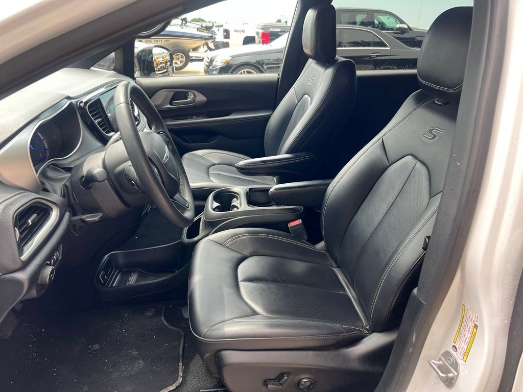 Used 2024 Chrysler Pacifica Limited FWD image 25