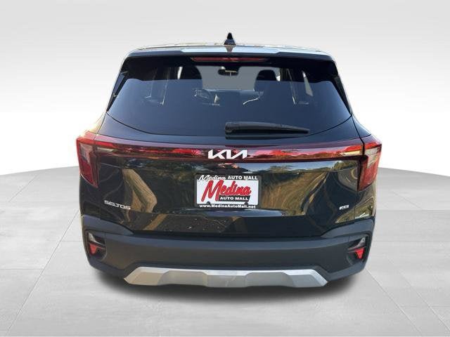 Used 2024 Kia Seltos LX AWD/4WD image 6