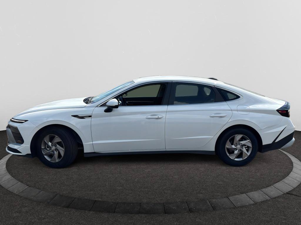 Used 2025 Hyundai Sonata SE FWD image 8