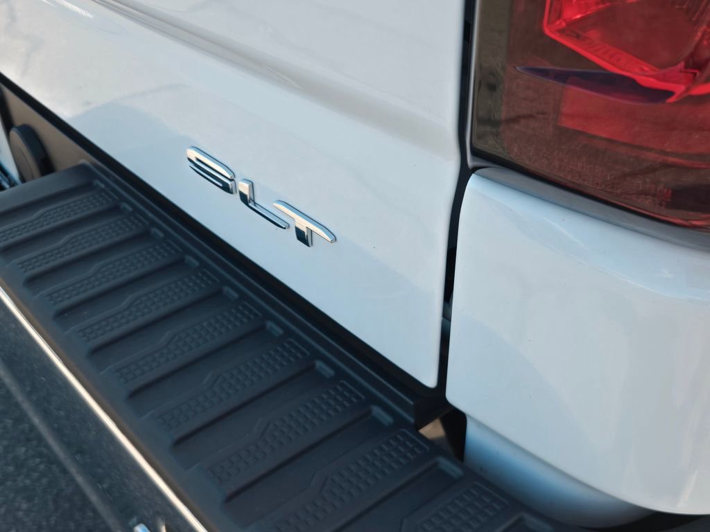 Used 2023 GMC Sierra 1500 SLT w/ SLT Premium Plus Package AWD/4WD image 18