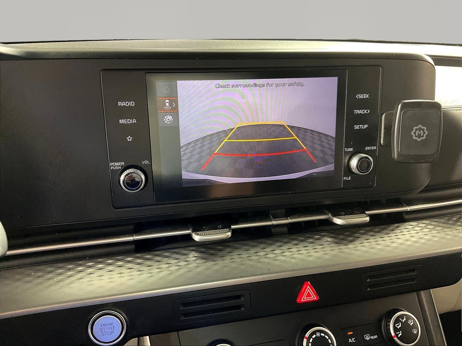Used 2023 Kia Carnival LX FWD image 14