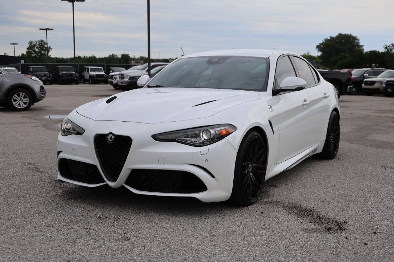 Used 2017 Alfa Romeo Giulia Quadrifoglio RWD image 6