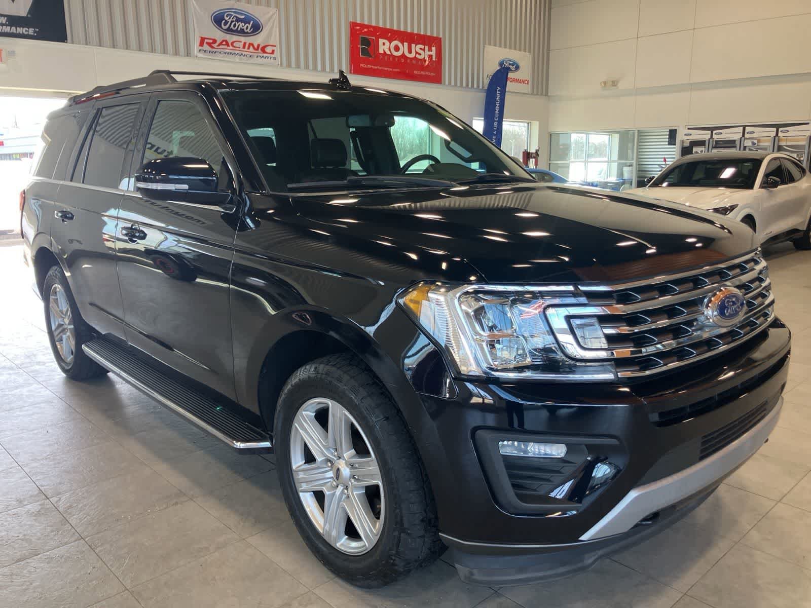 Used 2019 Ford Expedition XLT w/ Equipment Group 202A image 3