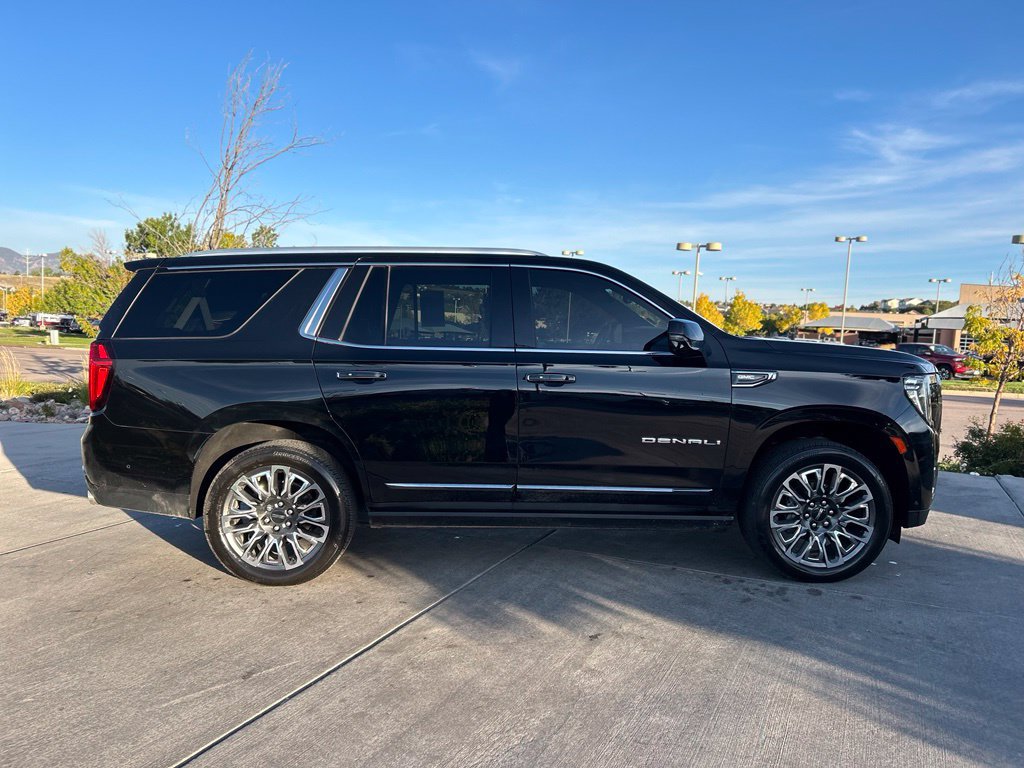 Used 2023 GMC Yukon Denali Ultimate AWD/4WD image 9
