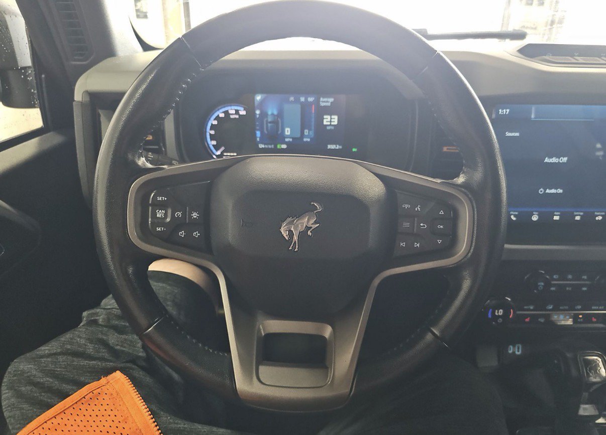 Used 2023 Ford Bronco Badlands w/ Sasquatch Package AWD/4WD image 11