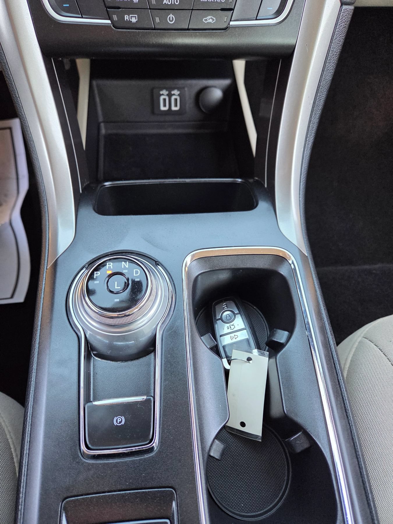 Used 2019 Ford Fusion SE FWD image 11