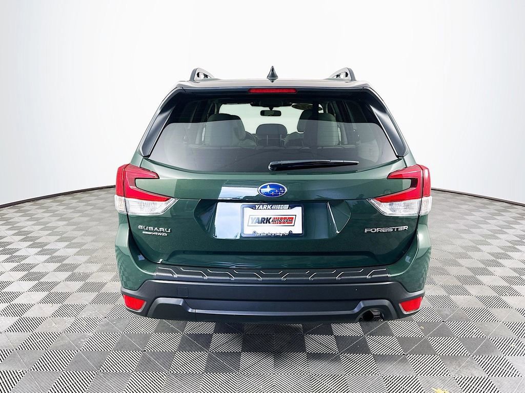 Used 2024 Subaru Forester Premium image 9