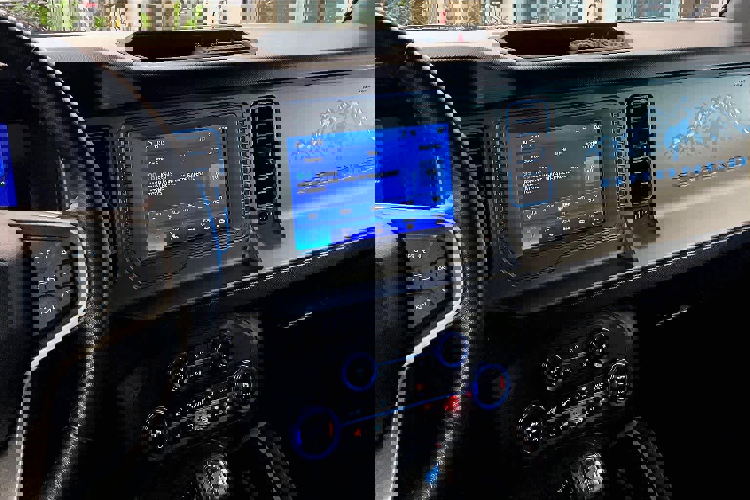 Used 2023 Ford Bronco Outer Banks image 7