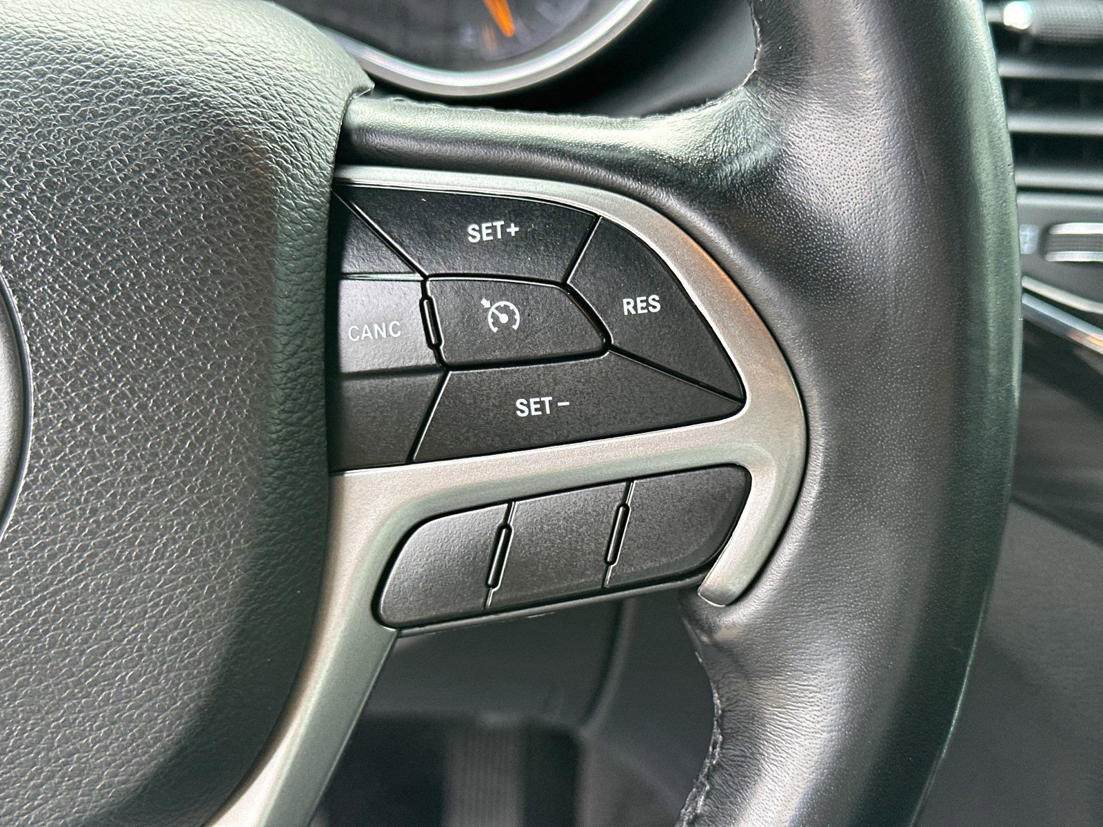 Used 2022 Jeep Grand Cherokee Laredo X RWD image 26