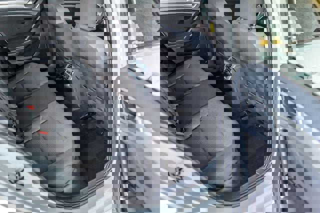 Used 2016 Volkswagen Golf S image 38