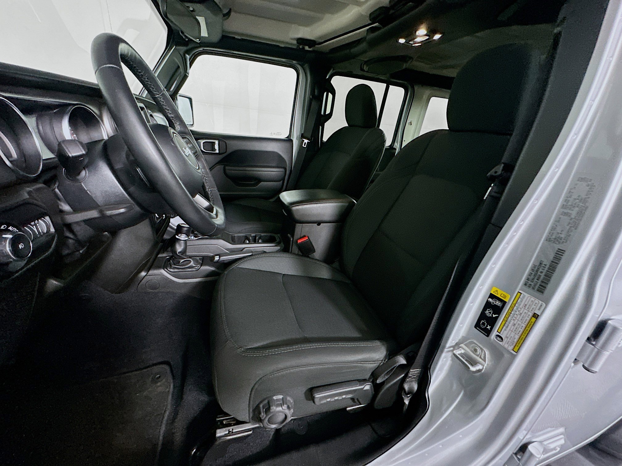 Used 2022 Jeep Wrangler Sport S image 13