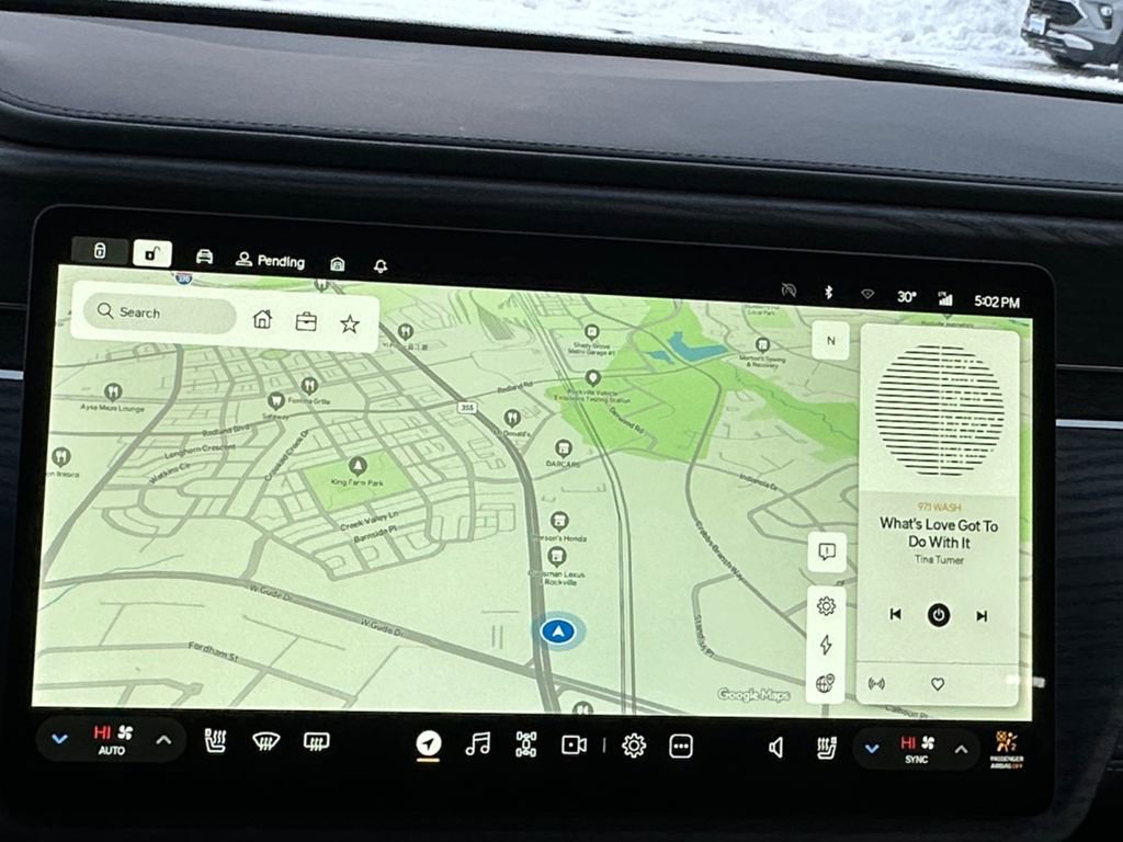 Used 2024 Rivian R1S Adventure image 16