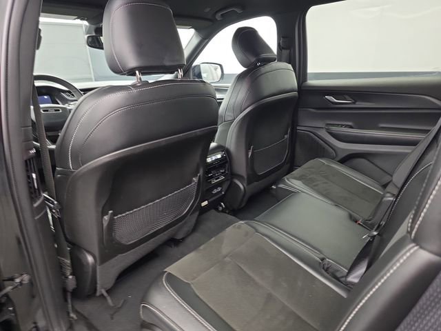 Used 2023 Jeep Grand Cherokee L Laredo image 46