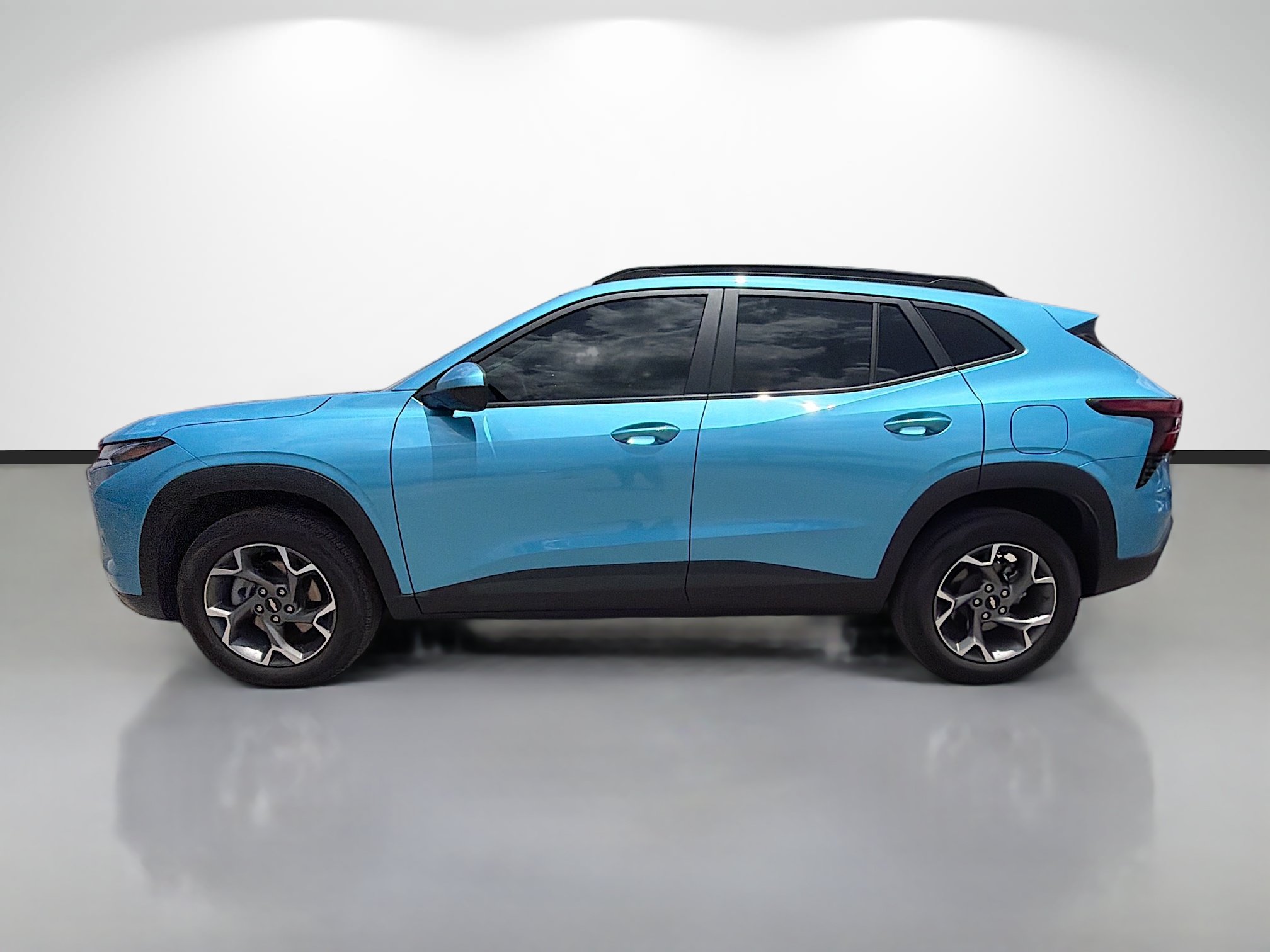 Used 2025 Chevrolet Trax LT w/ LT Convenience Package FWD image 6