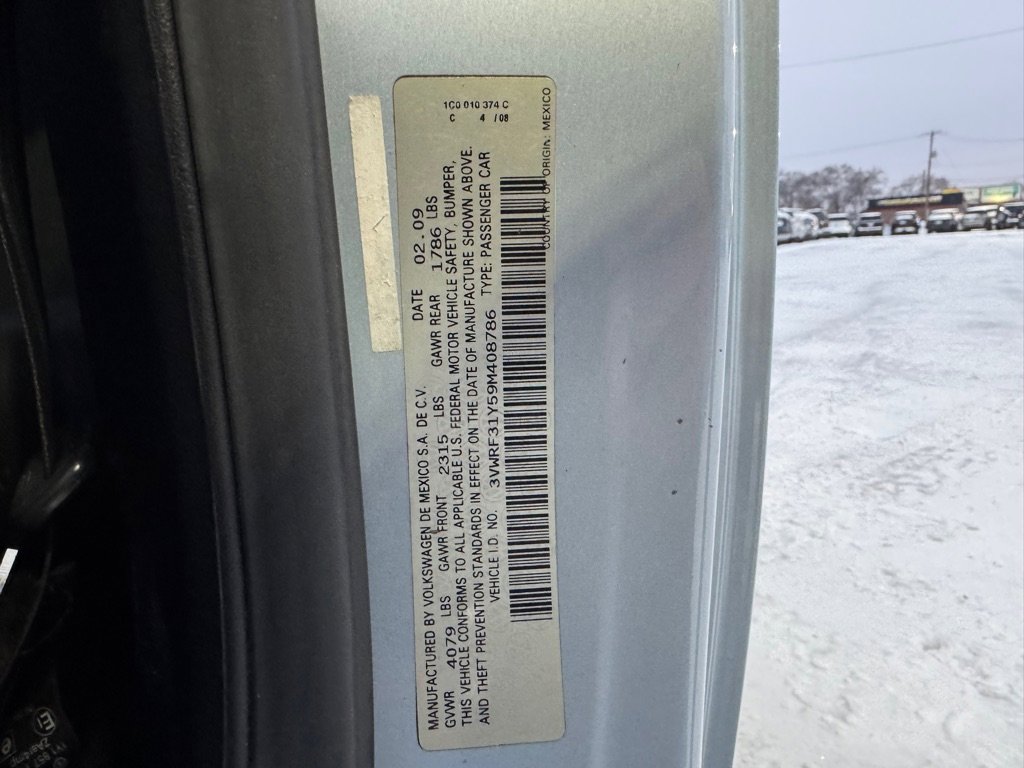 Used 2009 Volkswagen Beetle S image 39