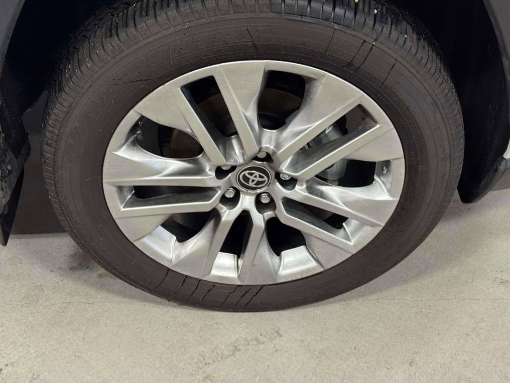 Used 2025 Toyota RAV4 Limited w/ Advanced Technology Package image 9