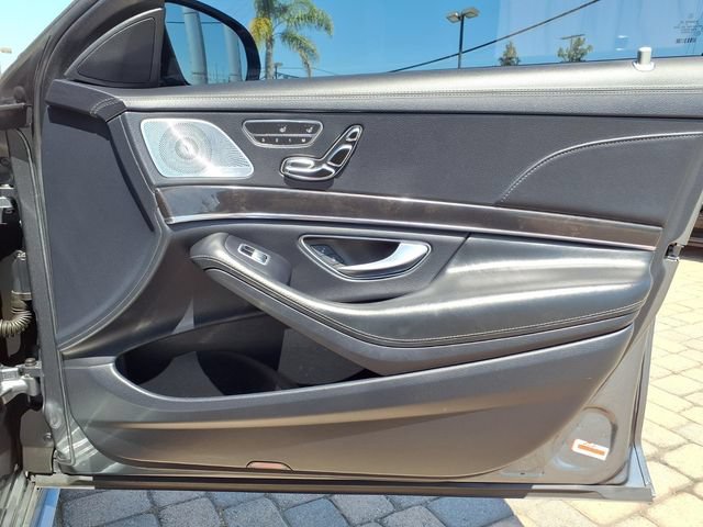 Used 2018 Mercedes-Benz S 560 Sedan image 28