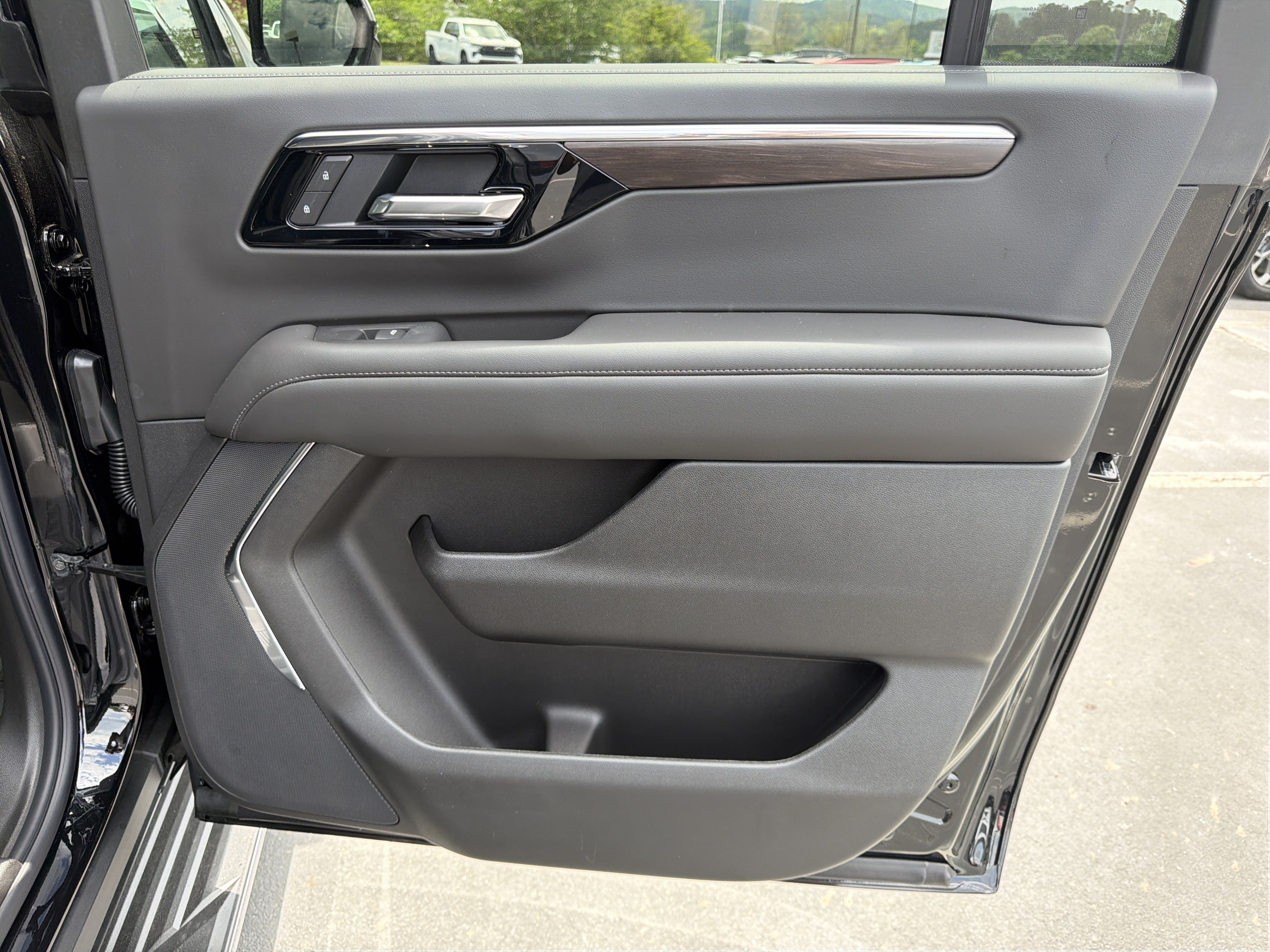 New 2026 Chevrolet Suburban LS RWD image 16