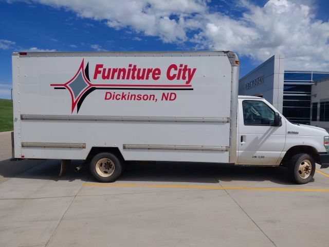 Used 2008 Ford E-350 and Econoline 350 Super Duty RWD image 2