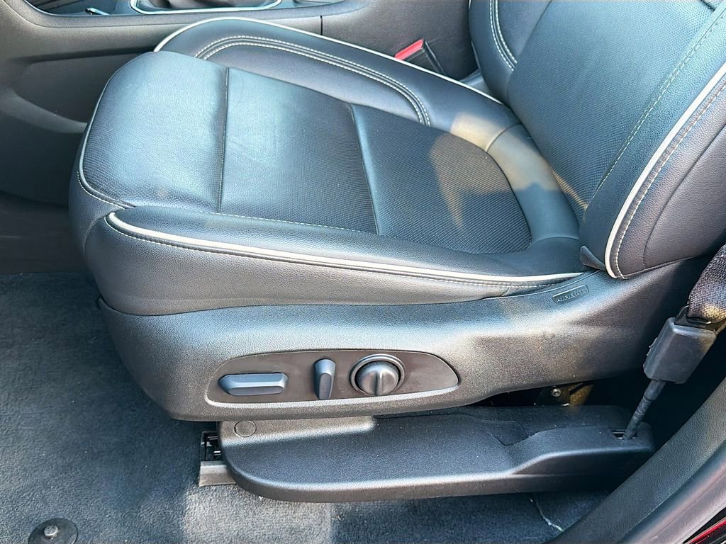 Used 2023 Chevrolet Traverse Premier w/ Redline Edition image 20