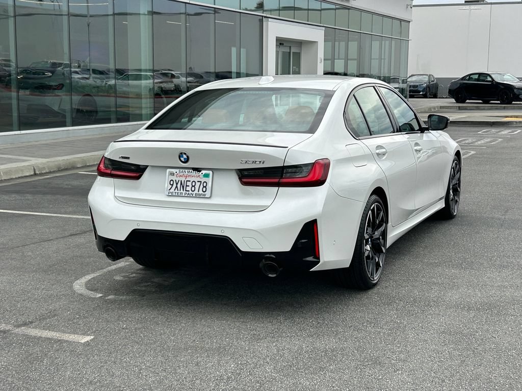 Used 2026 BMW 330i xDrive Sedan w/ M Sport Package AWD/4WD image 5