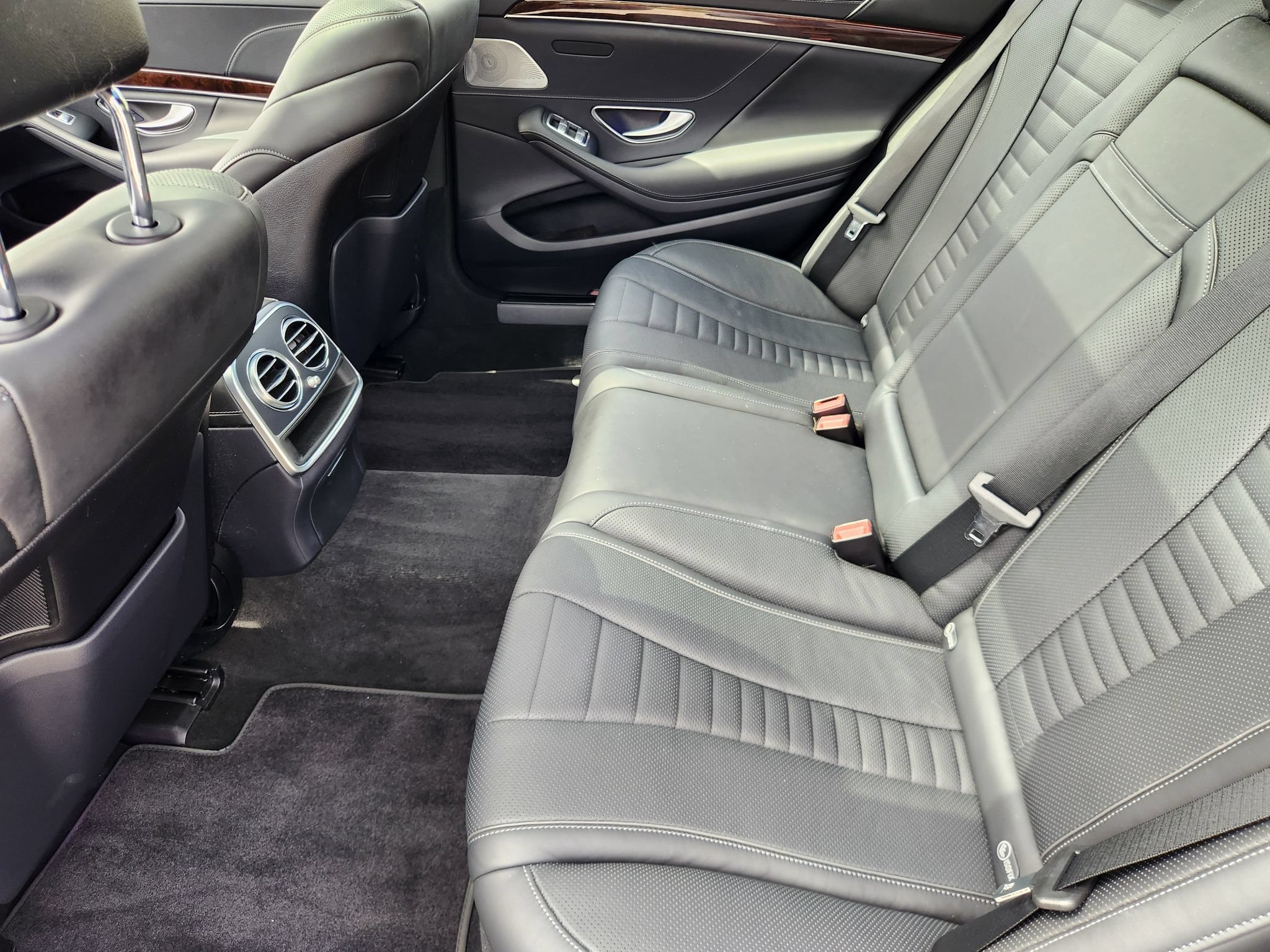 Used 2018 Mercedes-Benz S 560 4MATIC Sedan image 11
