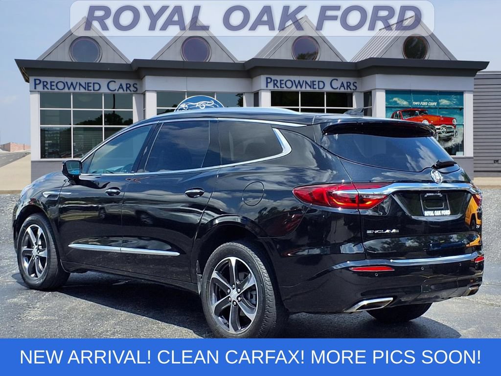 Used 2020 Buick Enclave Essence w/ Sport Touring Edition FWD image 2