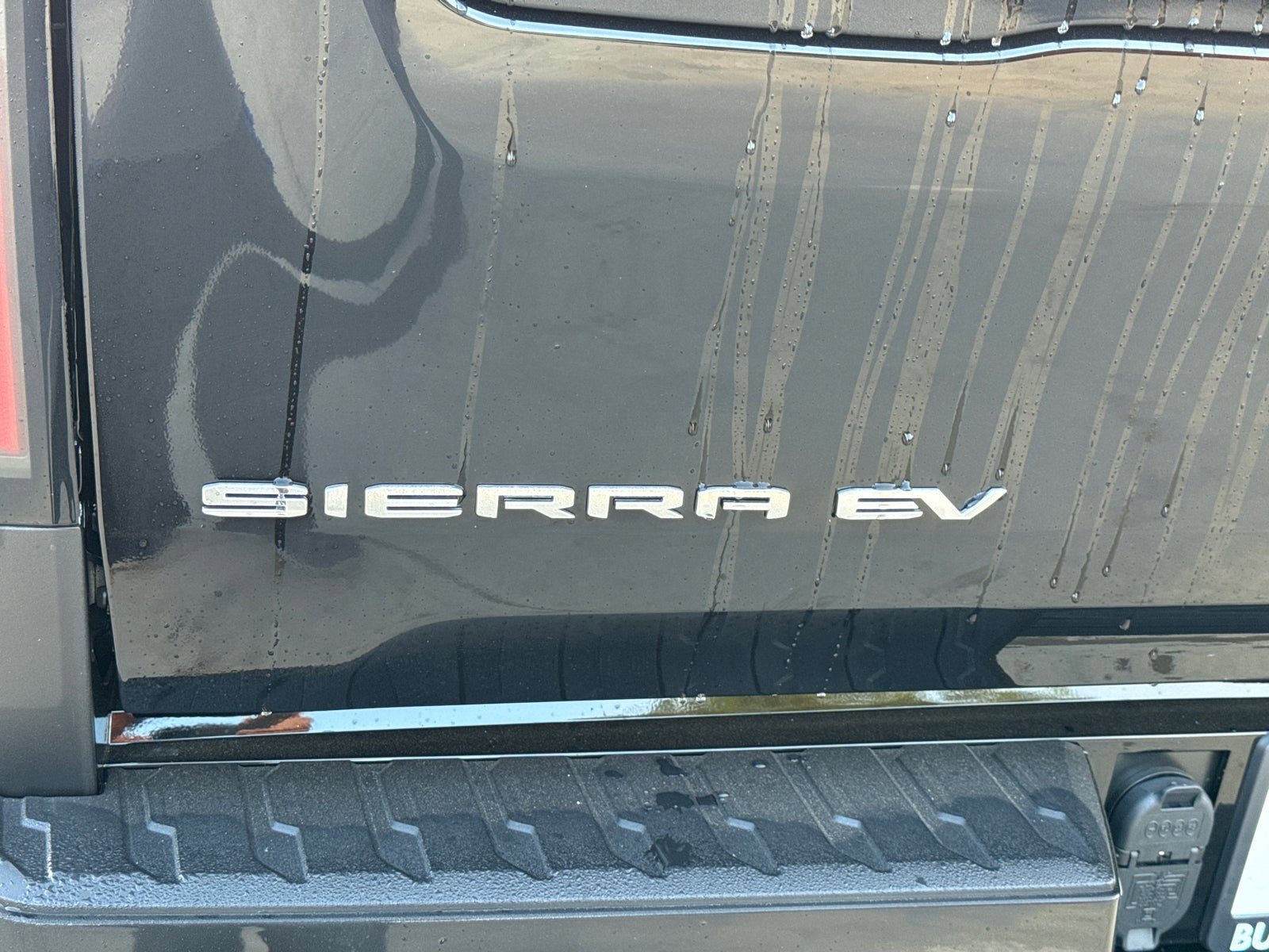 Used 2026 GMC Sierra EV Elevation AWD/4WD image 11