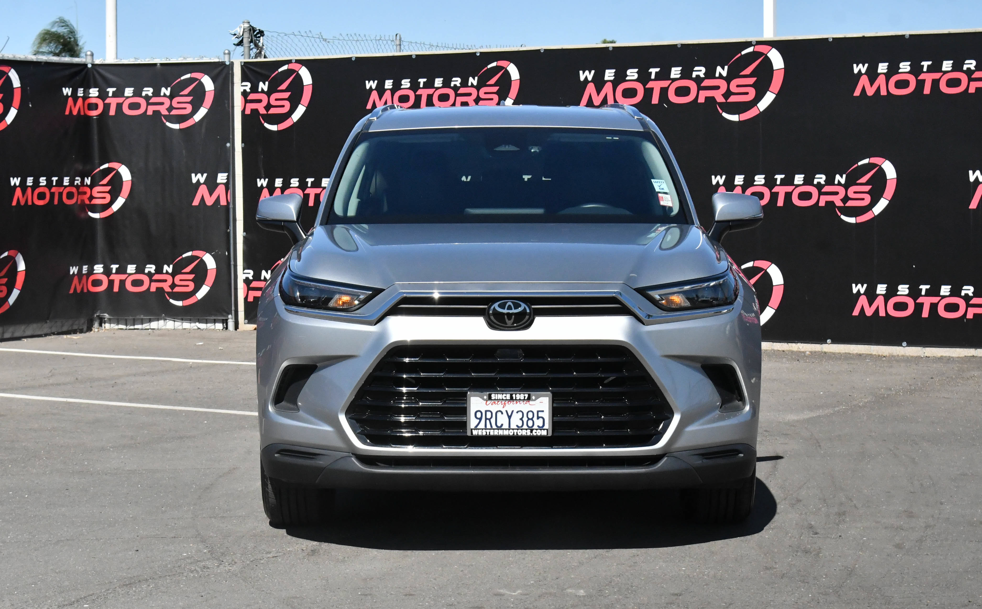 Used 2024 Toyota Grand Highlander FWD image 2