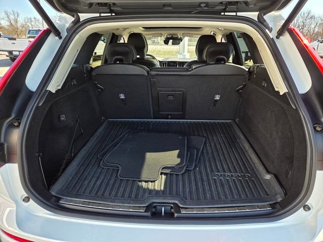 Used 2020 Volvo XC60 T5 Momentum w/ Protection Package image 10