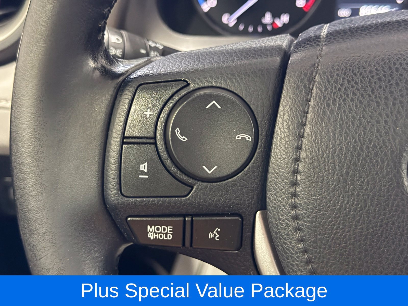 Used 2017 Toyota RAV4 XLE w/ Plus Special Value Package AWD/4WD image 21