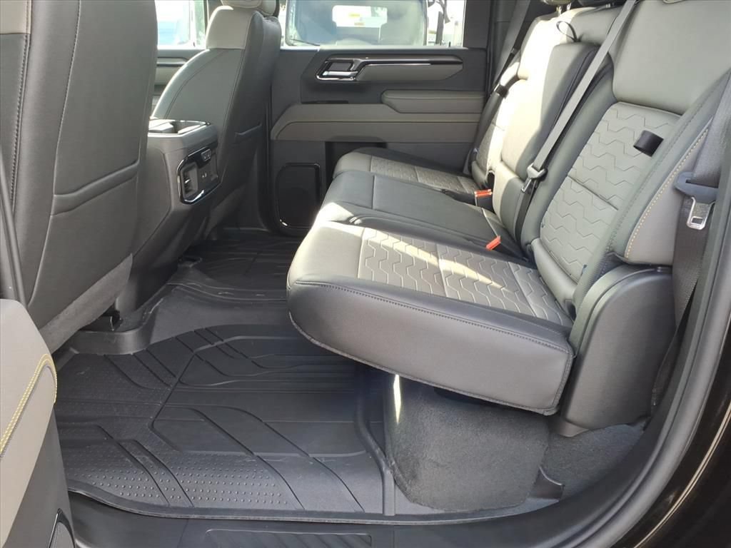 New 2026 Chevrolet Silverado 2500 ZR2 AWD/4WD image 17