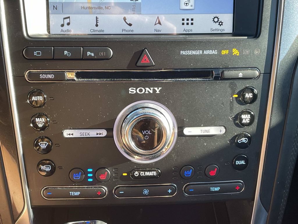 Used 2018 Ford Explorer Platinum AWD/4WD image 41