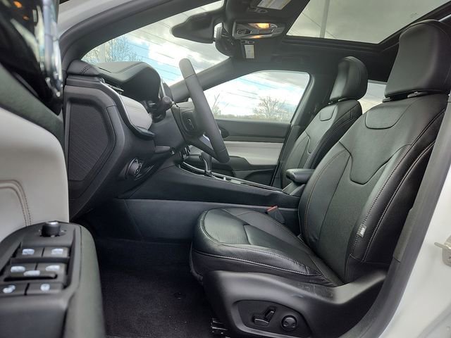 Used 2024 Jeep Compass Limited w/ Elite Group image 13