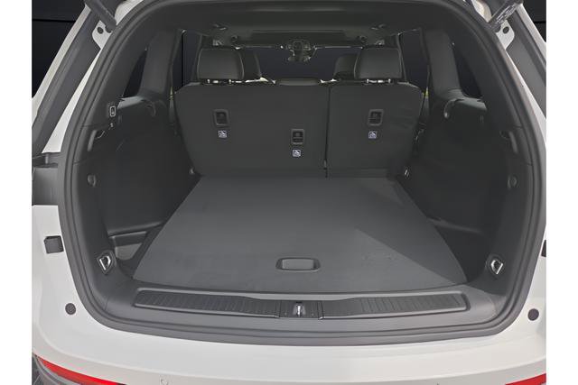 New 2025 Jeep Grand Cherokee Altitude image 14