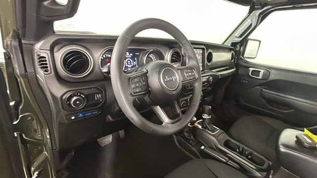 Used 2023 Jeep Wrangler Unlimited w/ 8.4" Radio Group AWD/4WD image 13