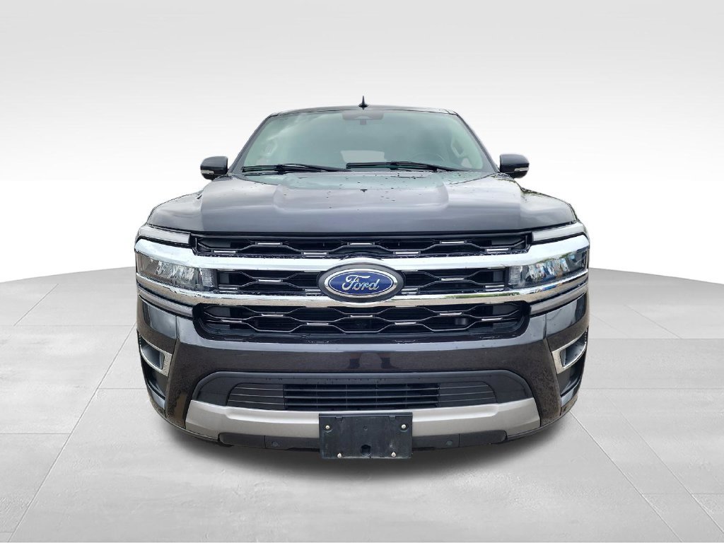 Used 2024 Ford Expedition Limited AWD/4WD image 2