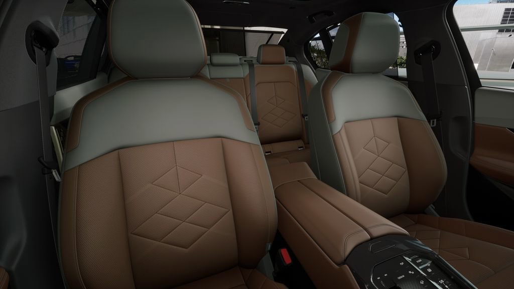 New 2026 BMW 550e xDrive w/ Executive Package image 11