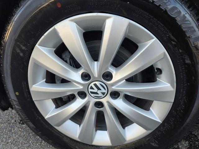 Used 2014 Volkswagen Beetle 1.8T FWD image 9