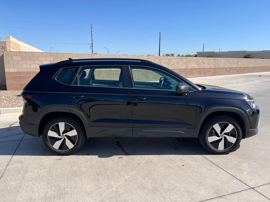Used 2025 Volkswagen Taos S AWD/4WD image 8