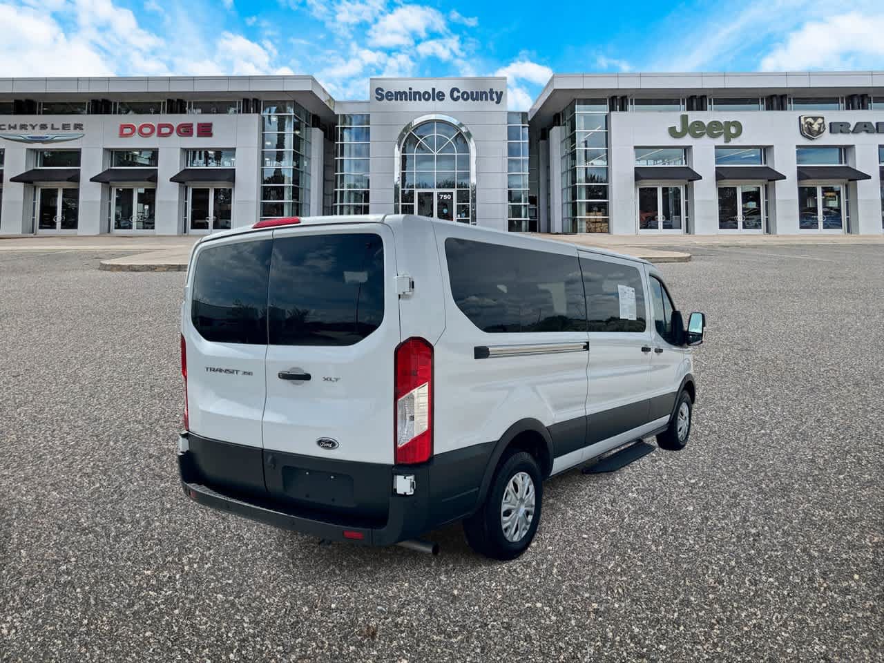 Used 2025 Ford Transit 350 XLT RWD image 8