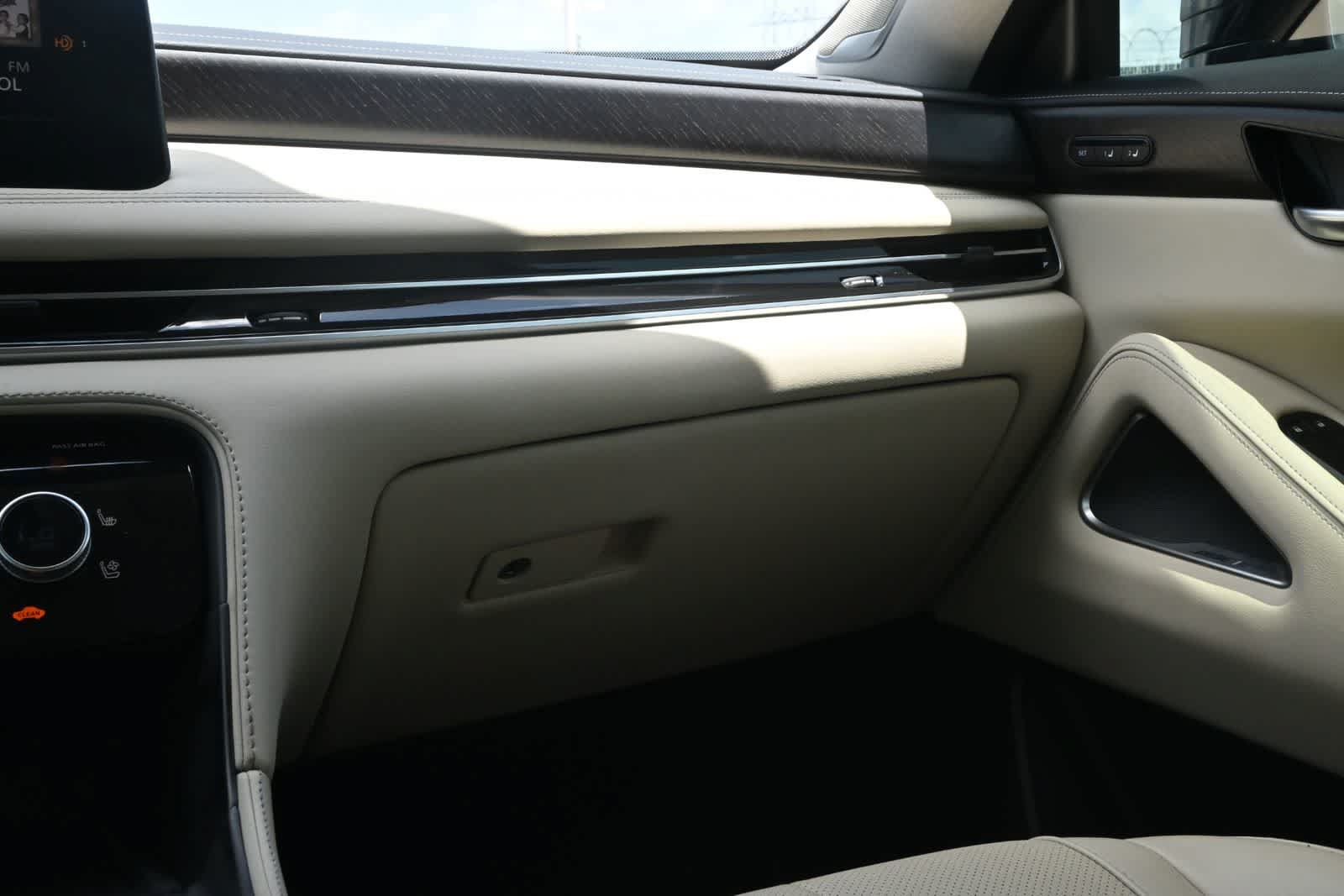 Used 2023 INFINITI QX60 Sensory w/ Vision Package AWD/4WD image 8