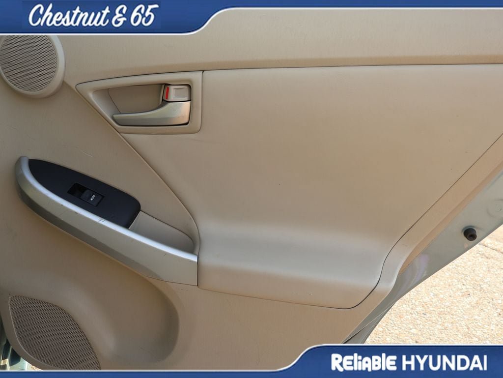 Used 2014 Toyota Prius Four FWD image 11