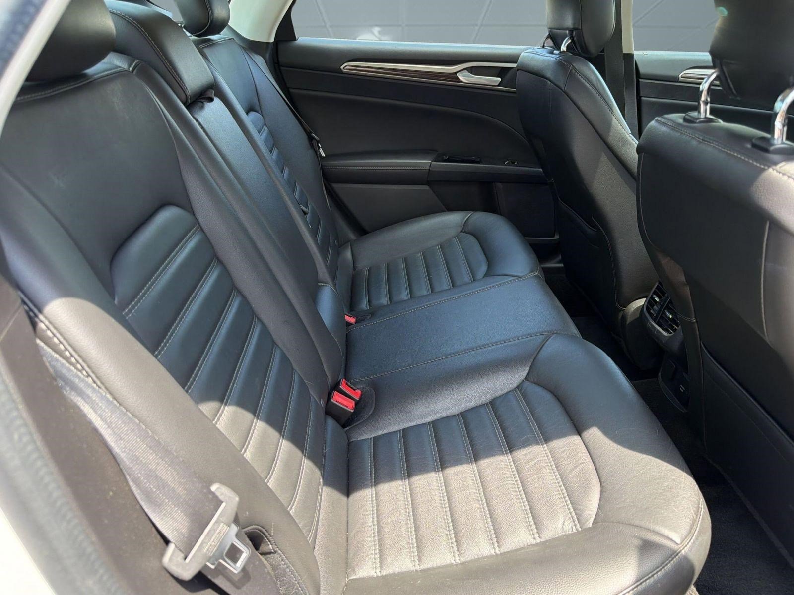 Used 2014 Ford Fusion Energi SE FWD image 29