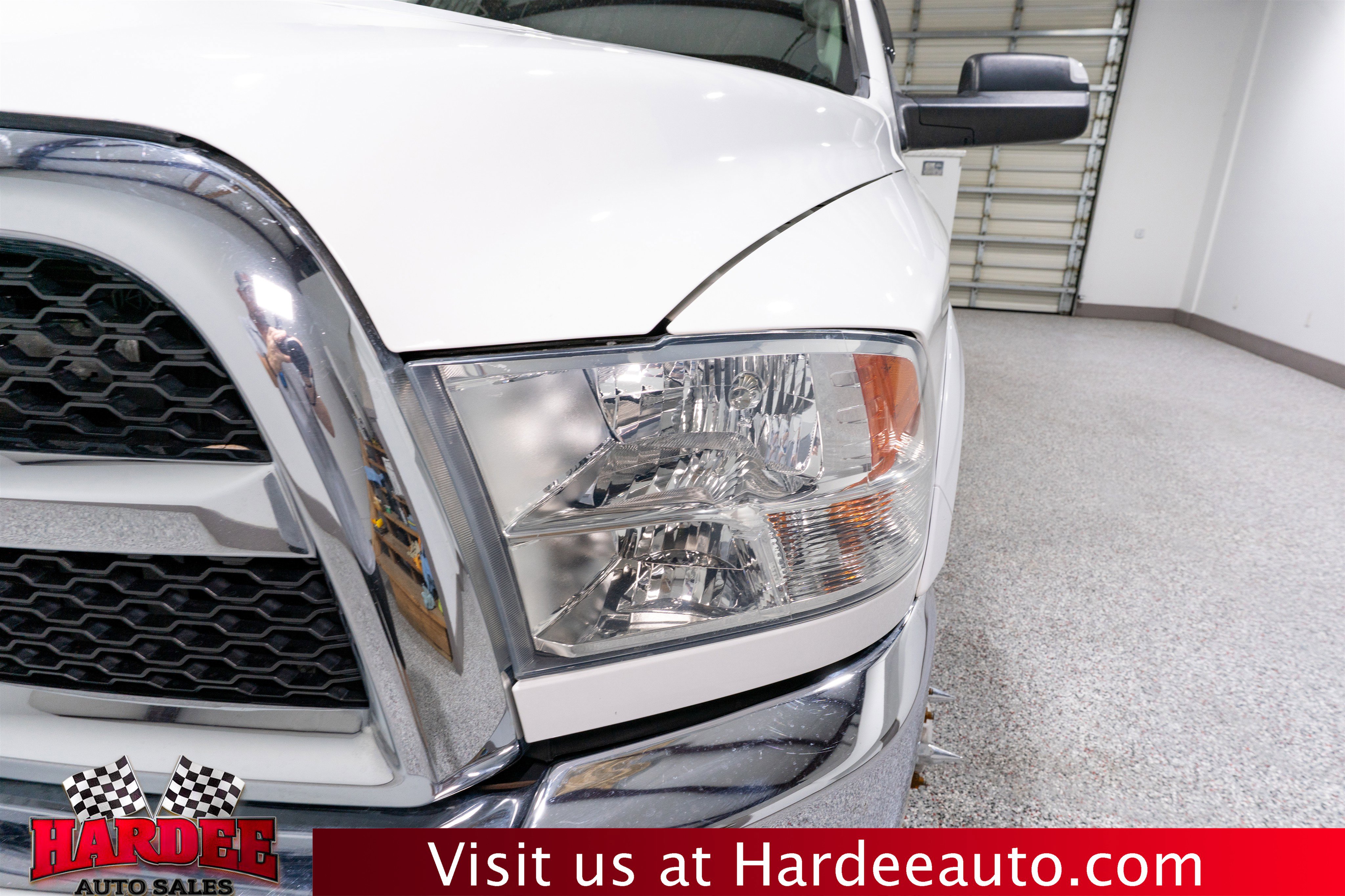 Used 2018 RAM 3500 Tradesman w/ Chrome Appearance Group AWD/4WD image 8