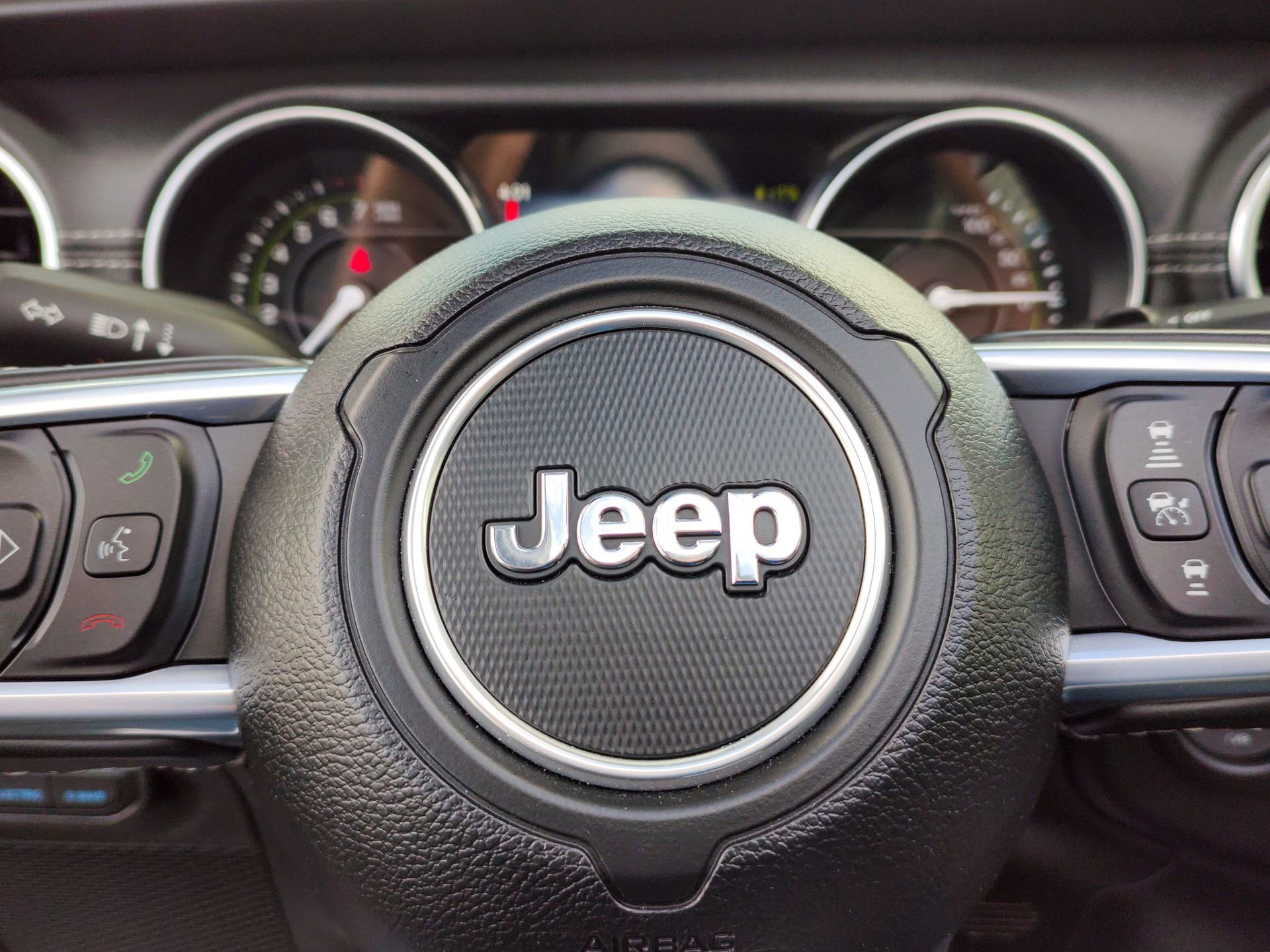 Used 2021 Jeep Wrangler Unlimited Sahara w/ Cold Weather Group image 20