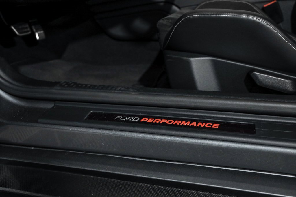 Used 2022 Ford Mustang Shelby GT500 w/ Carbon Fiber Track Pack image 37