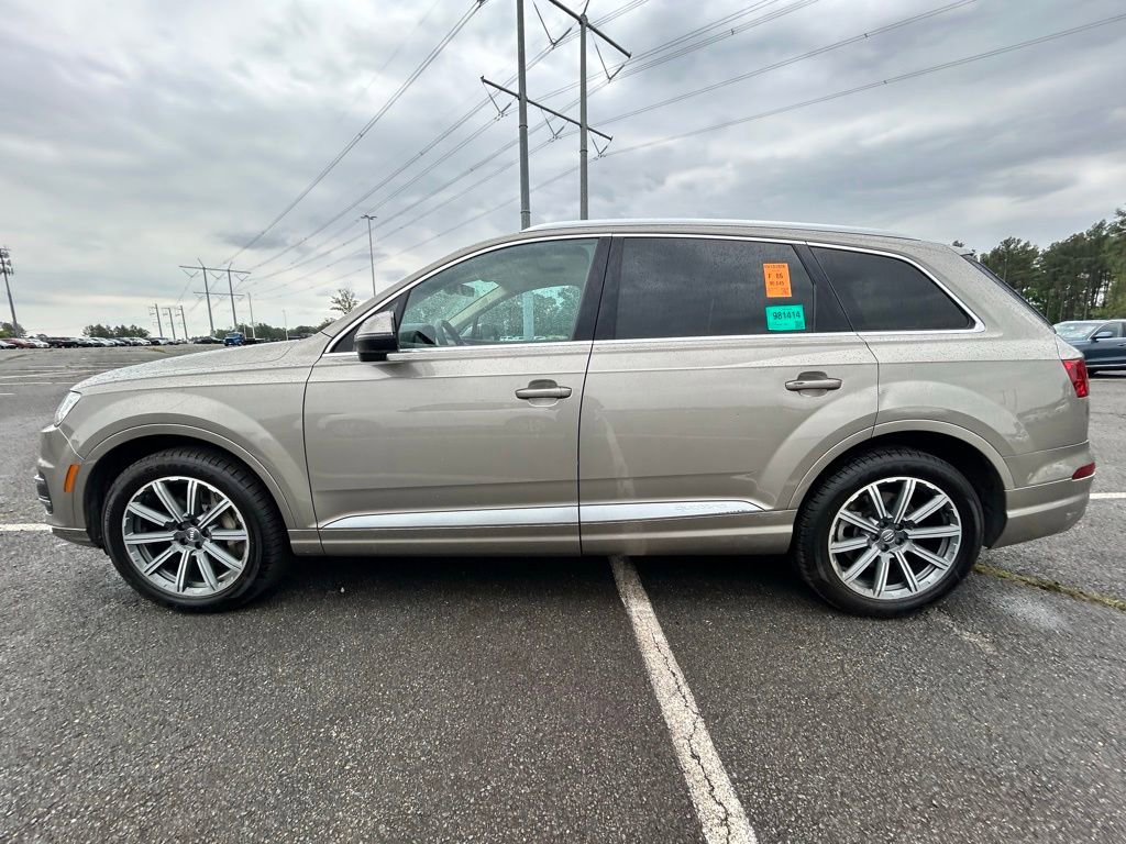Used 2017 Audi Q7 3.0T Prestige AWD/4WD image 5
